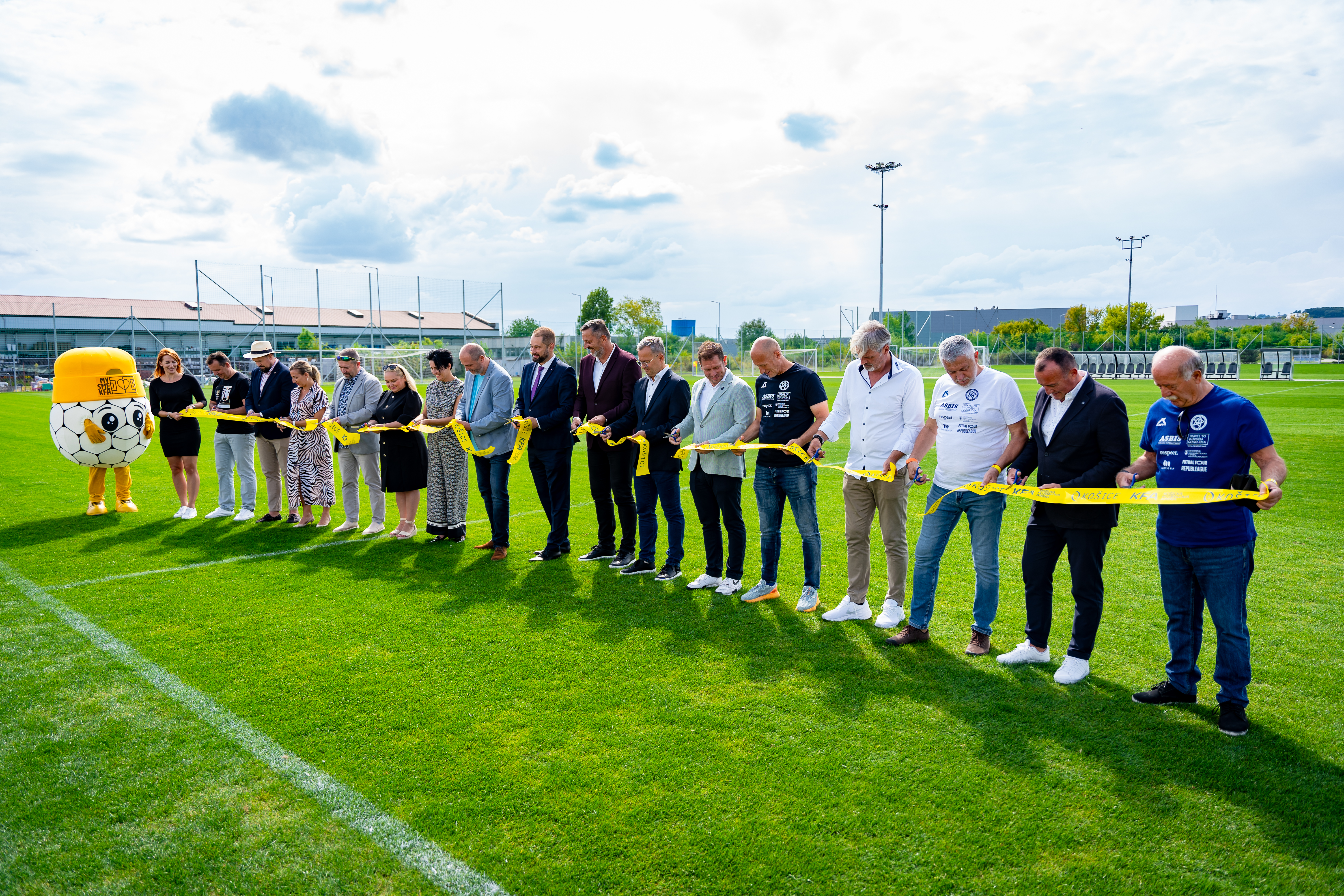 Otvorenie ihrisk v KFA  -21